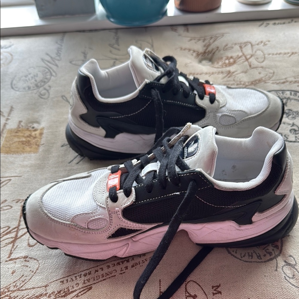 Adidas White and Black Sneakers - Picture 3 of 9